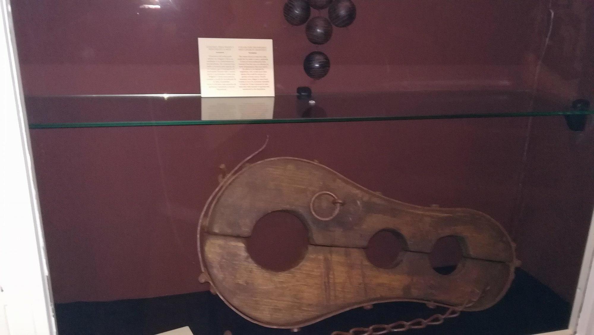 Violón de comadres, para castillo y himillación de mujeres cotillas